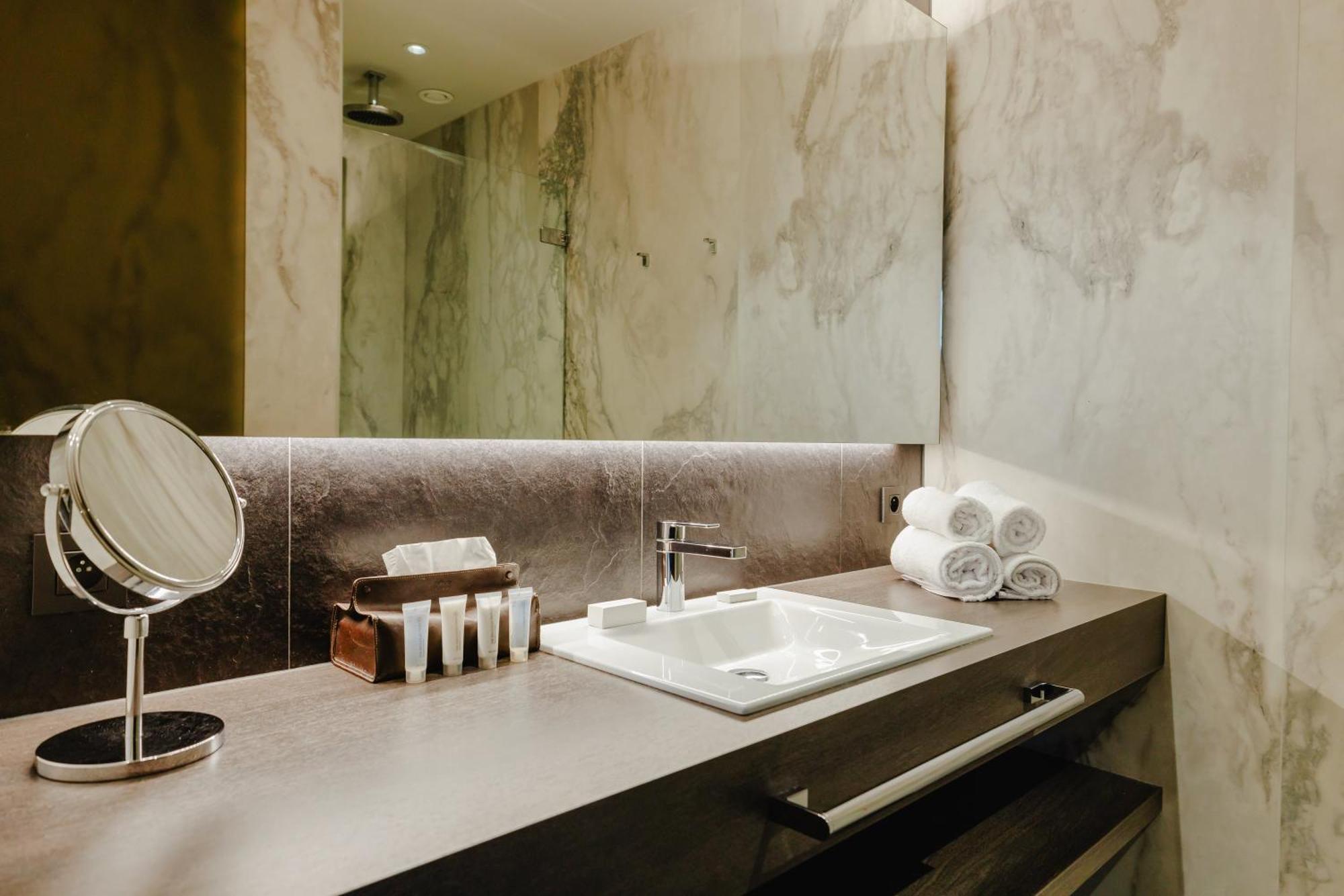 Terhills Hotel Maasmechelen Luaran gambar